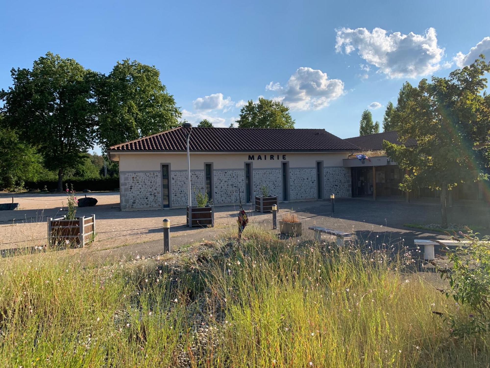 maison meublé 35m² Leyment Exterior foto